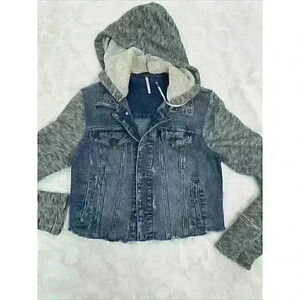 🔥FREE PEOPLE women's medium wash denim hooded distressed jean jacket SZ XS